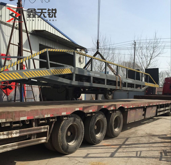 南通移动式登车桥装车发货